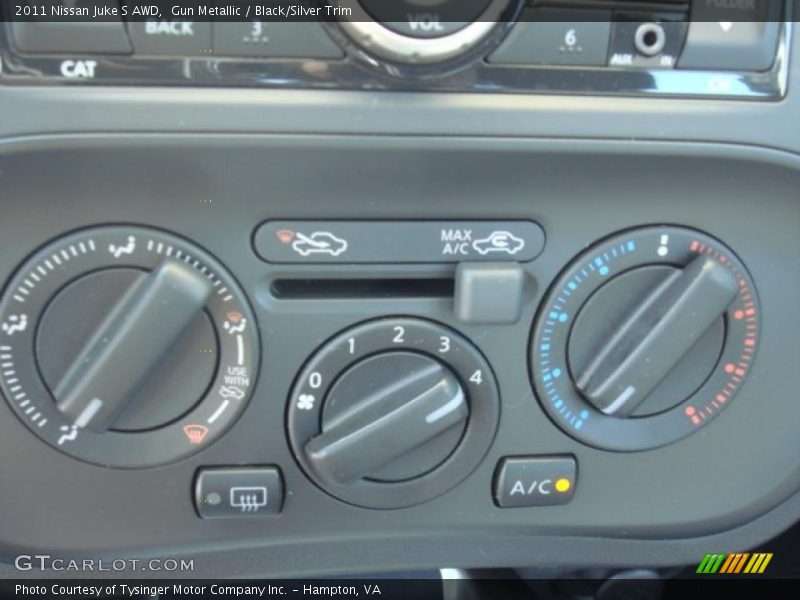 Gun Metallic / Black/Silver Trim 2011 Nissan Juke S AWD