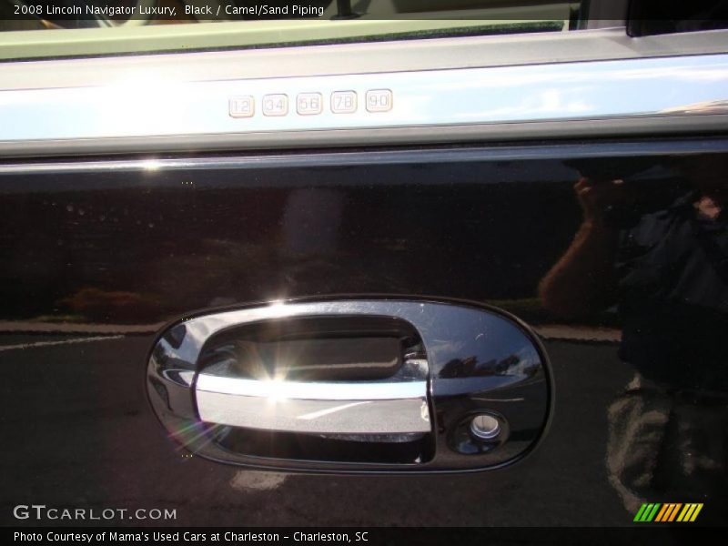 Black / Camel/Sand Piping 2008 Lincoln Navigator Luxury