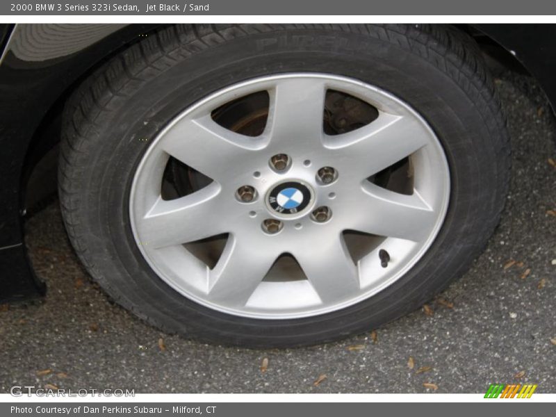 Jet Black / Sand 2000 BMW 3 Series 323i Sedan