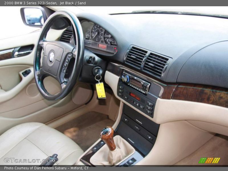 Jet Black / Sand 2000 BMW 3 Series 323i Sedan