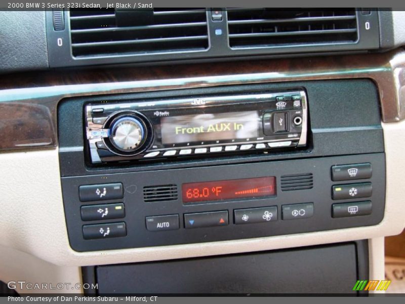 Jet Black / Sand 2000 BMW 3 Series 323i Sedan