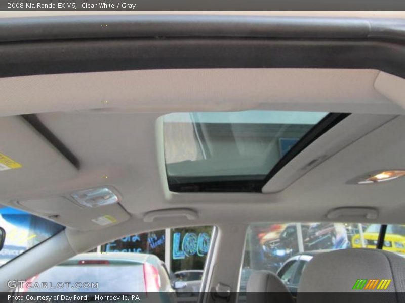 Clear White / Gray 2008 Kia Rondo EX V6