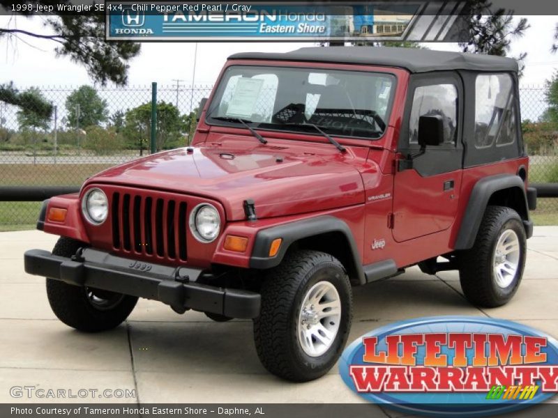 Chili Pepper Red Pearl / Gray 1998 Jeep Wrangler SE 4x4
