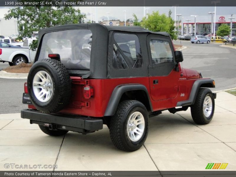 Chili Pepper Red Pearl / Gray 1998 Jeep Wrangler SE 4x4