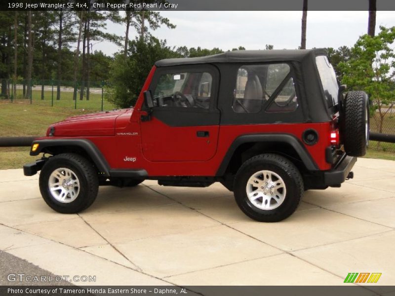 Chili Pepper Red Pearl / Gray 1998 Jeep Wrangler SE 4x4