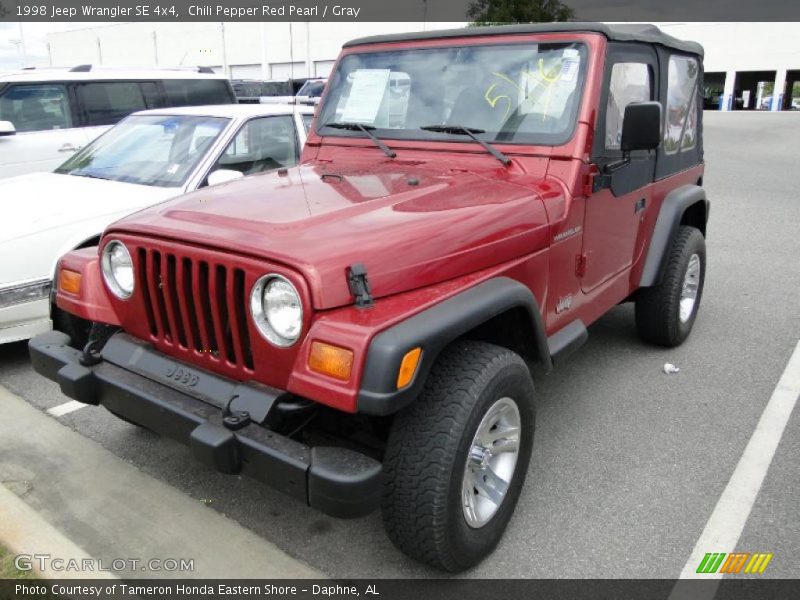Chili Pepper Red Pearl / Gray 1998 Jeep Wrangler SE 4x4