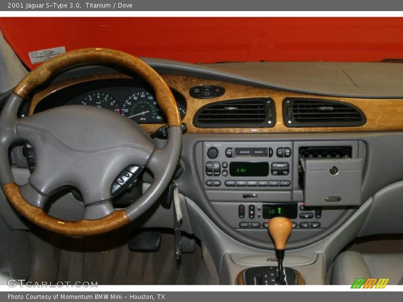 Dashboard of 2001 S-Type 3.0