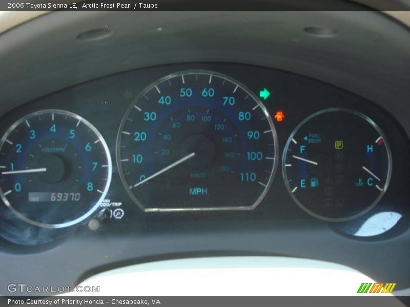 Arctic Frost Pearl / Taupe 2006 Toyota Sienna LE