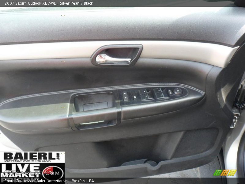 Silver Pearl / Black 2007 Saturn Outlook XE AWD