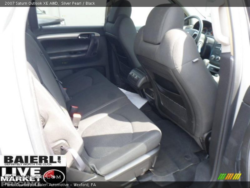 Silver Pearl / Black 2007 Saturn Outlook XE AWD