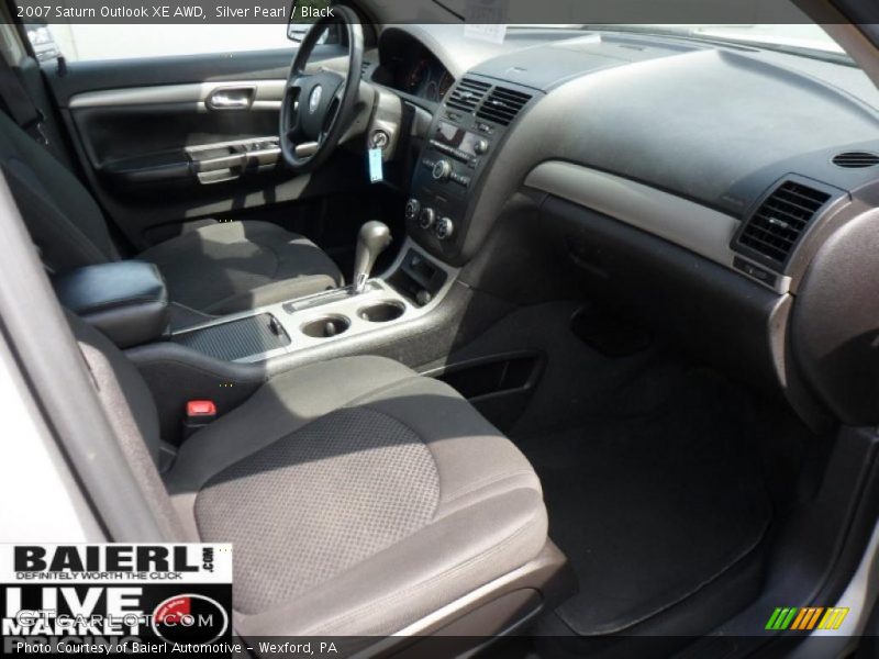 Silver Pearl / Black 2007 Saturn Outlook XE AWD