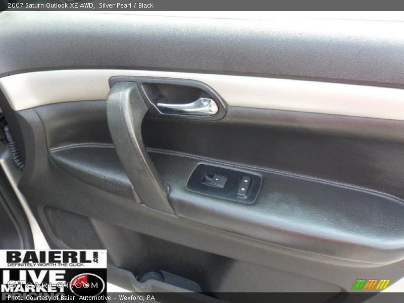 Silver Pearl / Black 2007 Saturn Outlook XE AWD