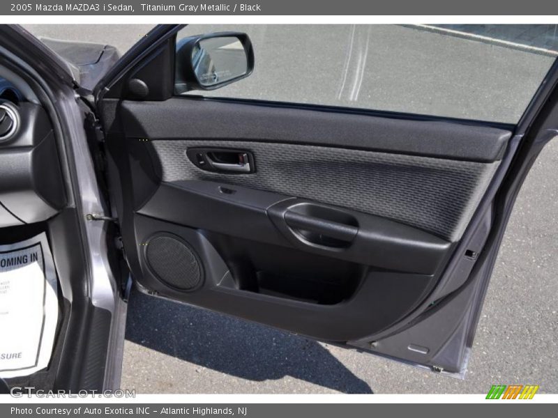 Door Panel of 2005 MAZDA3 i Sedan