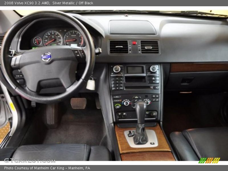 Silver Metallic / Off Black 2008 Volvo XC90 3.2 AWD