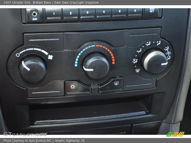 Brilliant Black / Dark Slate Gray/Light Graystone 2007 Chrysler 300