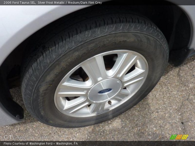 Silver Frost Metallic / Medium/Dark Flint Grey 2006 Ford Taurus SEL
