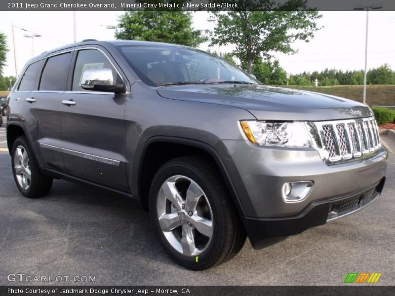 Front 3/4 View of 2011 Grand Cherokee Overland