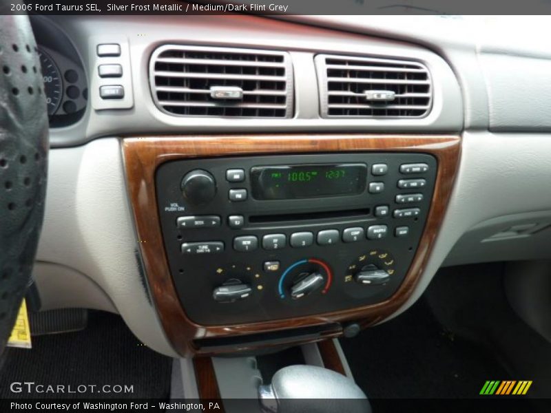 Silver Frost Metallic / Medium/Dark Flint Grey 2006 Ford Taurus SEL