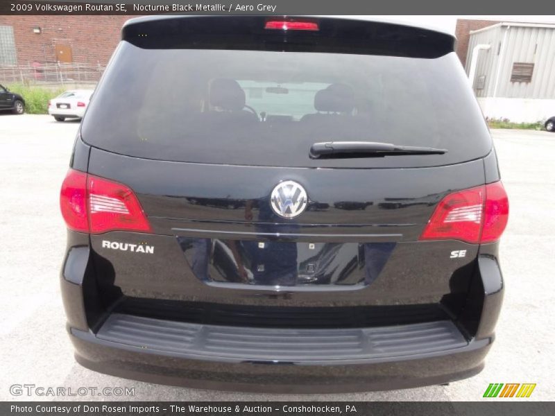 Nocturne Black Metallic / Aero Grey 2009 Volkswagen Routan SE