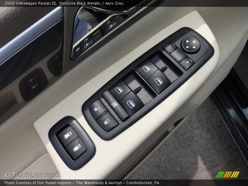Nocturne Black Metallic / Aero Grey 2009 Volkswagen Routan SE
