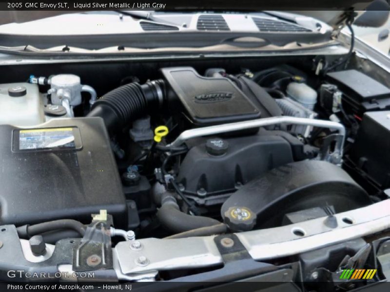 Liquid Silver Metallic / Light Gray 2005 GMC Envoy SLT