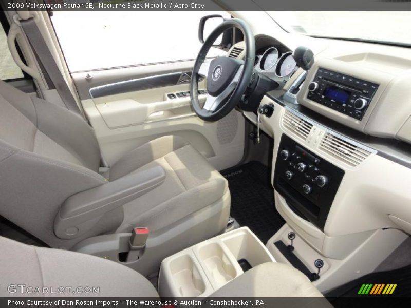 Nocturne Black Metallic / Aero Grey 2009 Volkswagen Routan SE