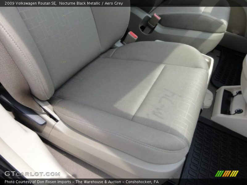 Nocturne Black Metallic / Aero Grey 2009 Volkswagen Routan SE
