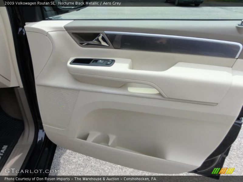 Nocturne Black Metallic / Aero Grey 2009 Volkswagen Routan SE