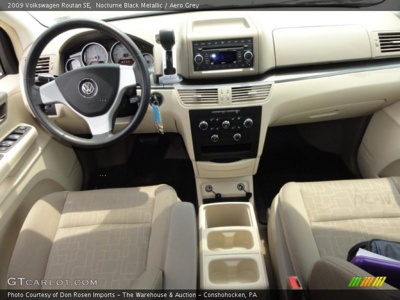 Nocturne Black Metallic / Aero Grey 2009 Volkswagen Routan SE