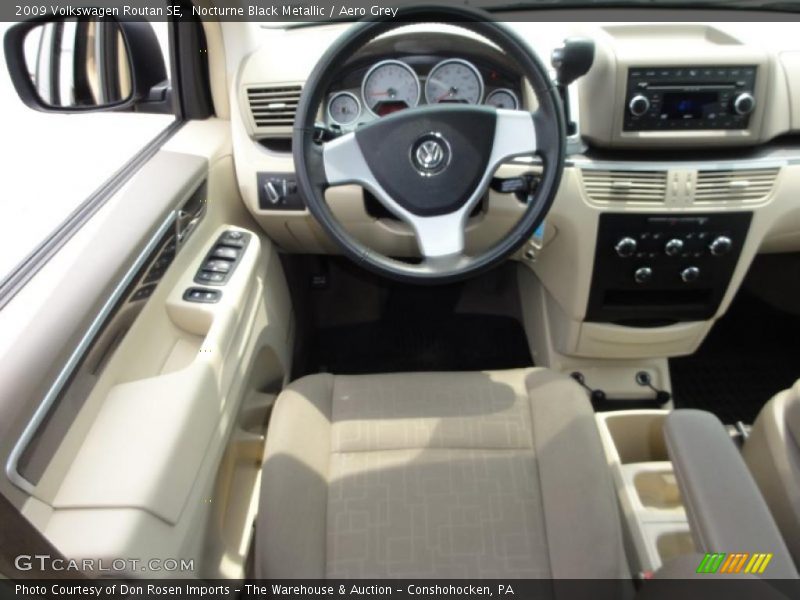Nocturne Black Metallic / Aero Grey 2009 Volkswagen Routan SE