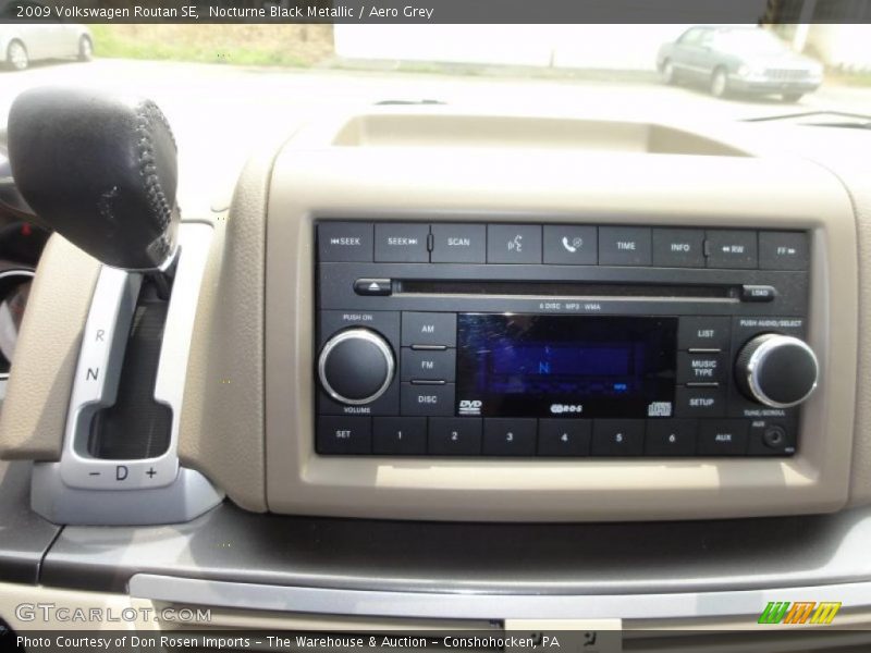 Nocturne Black Metallic / Aero Grey 2009 Volkswagen Routan SE