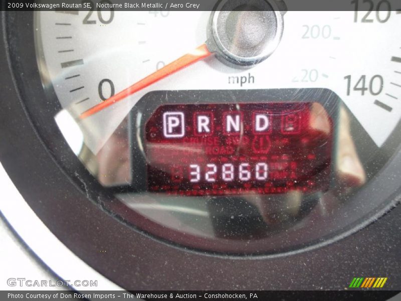 Nocturne Black Metallic / Aero Grey 2009 Volkswagen Routan SE