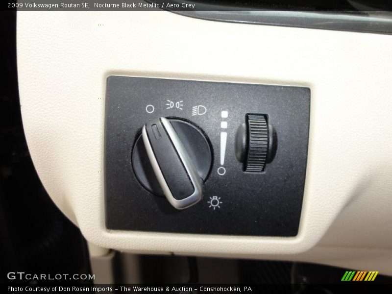 Nocturne Black Metallic / Aero Grey 2009 Volkswagen Routan SE