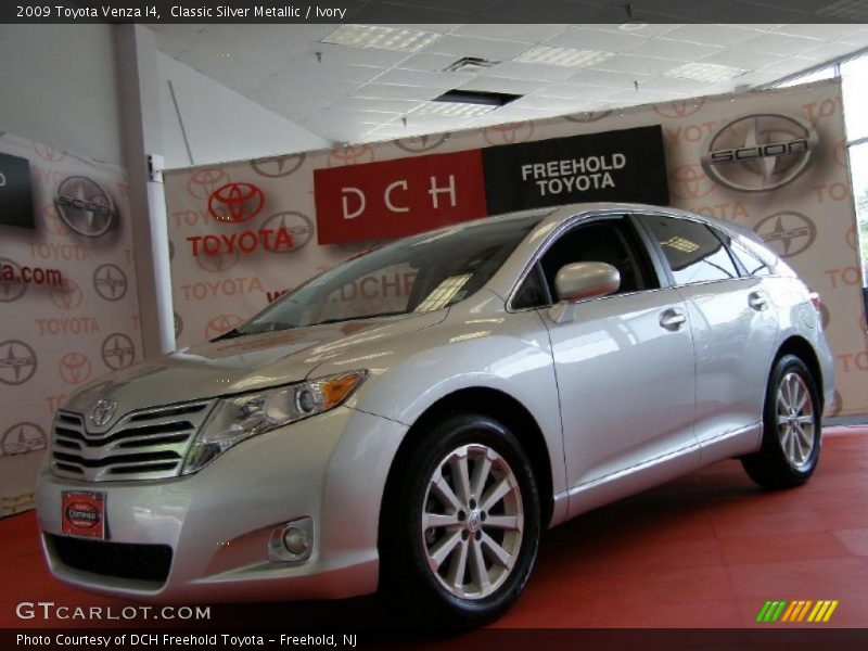 Classic Silver Metallic / Ivory 2009 Toyota Venza I4