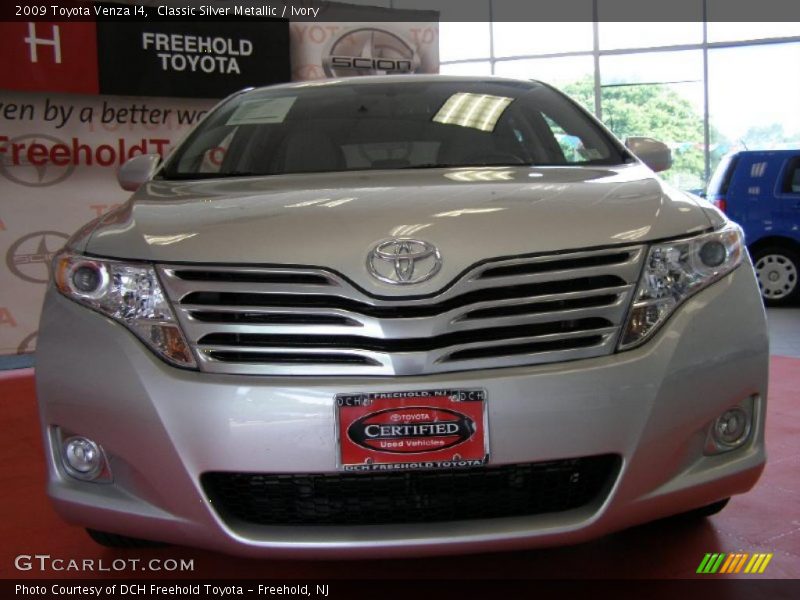 Classic Silver Metallic / Ivory 2009 Toyota Venza I4