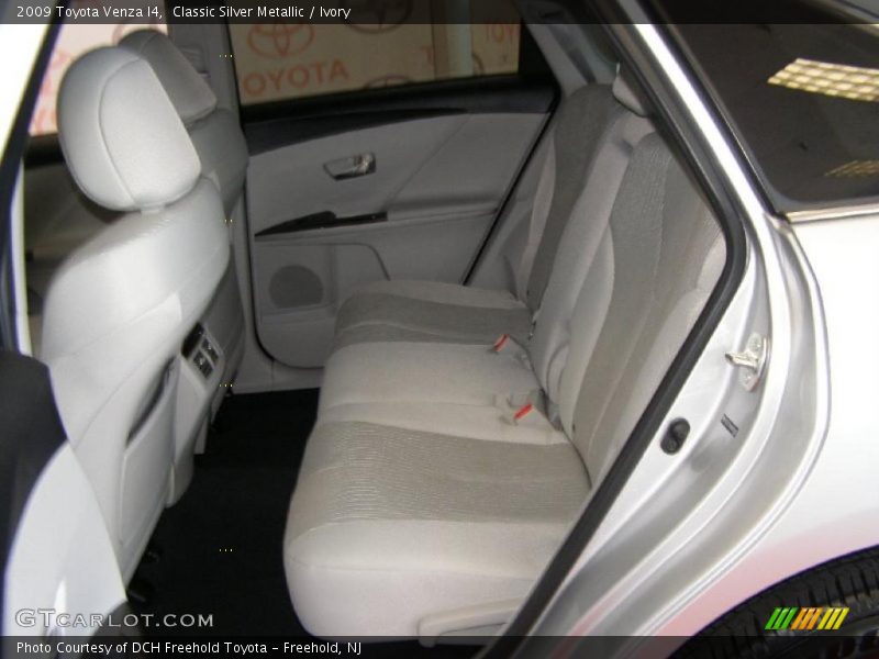 Classic Silver Metallic / Ivory 2009 Toyota Venza I4