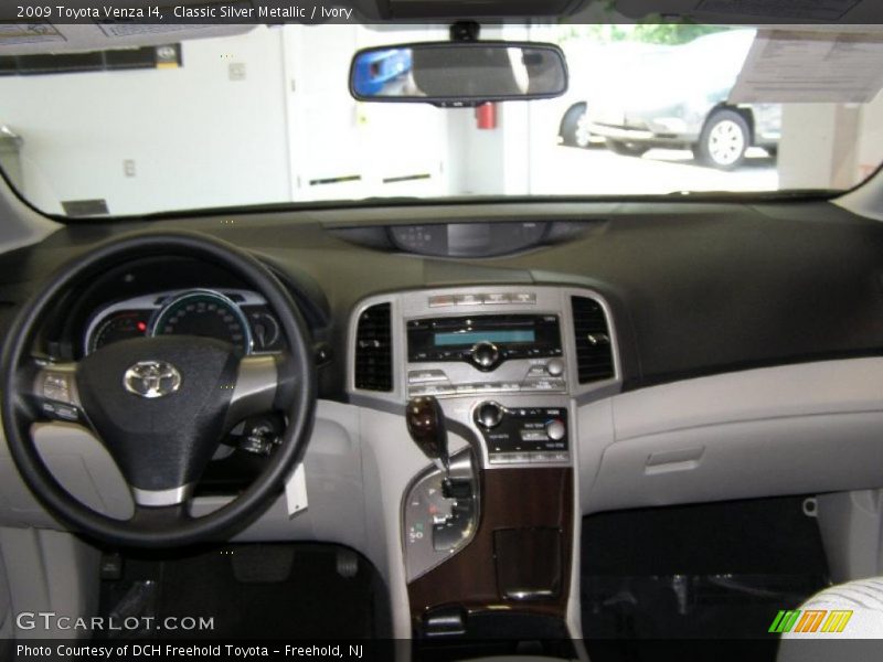 Classic Silver Metallic / Ivory 2009 Toyota Venza I4