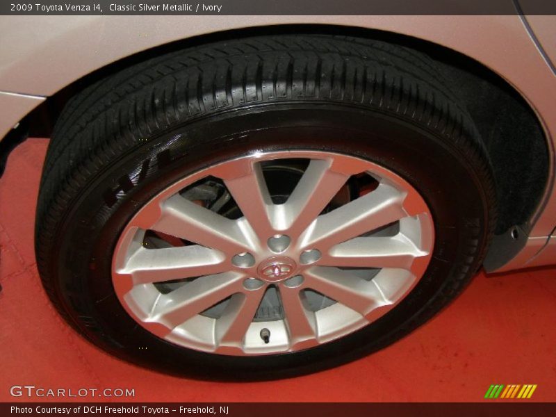Classic Silver Metallic / Ivory 2009 Toyota Venza I4