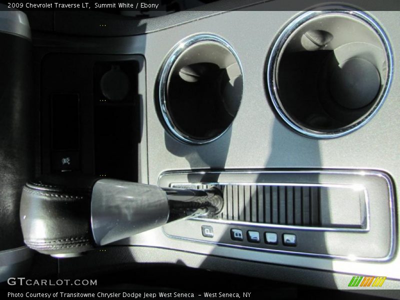 Summit White / Ebony 2009 Chevrolet Traverse LT