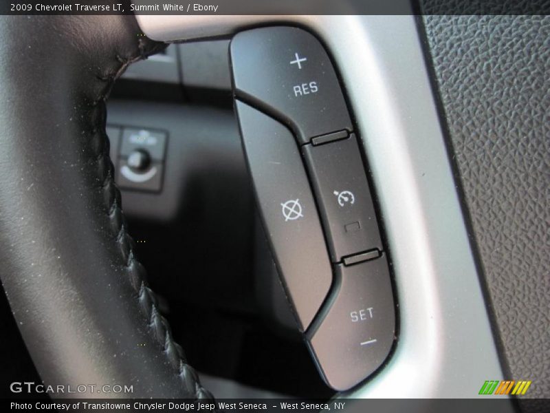 Summit White / Ebony 2009 Chevrolet Traverse LT
