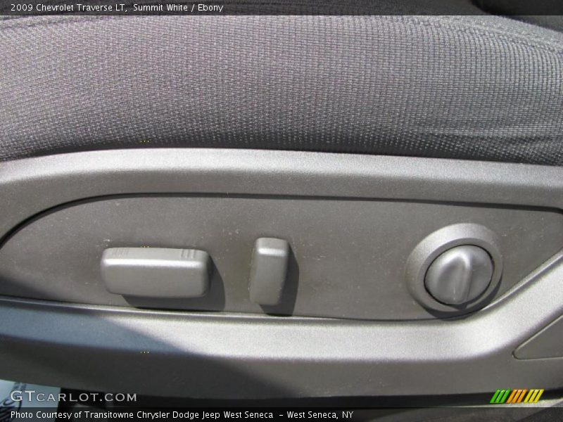Summit White / Ebony 2009 Chevrolet Traverse LT