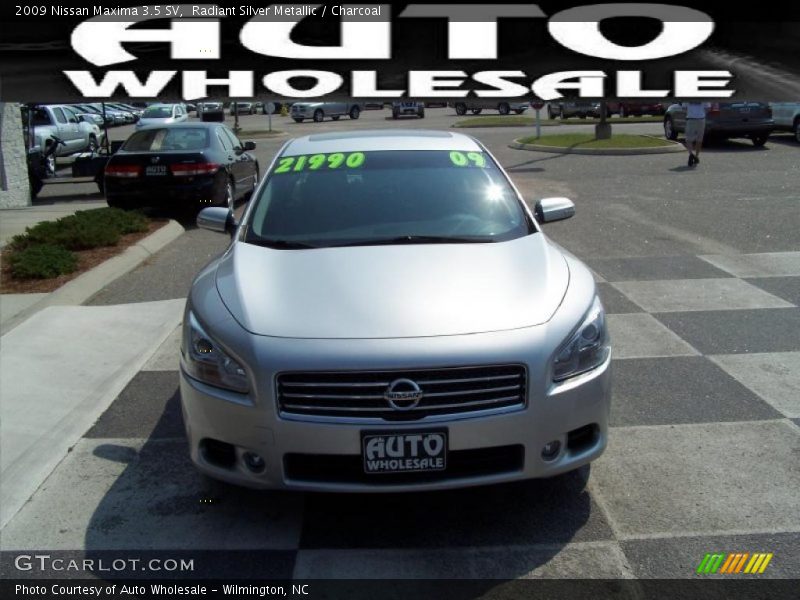 Radiant Silver Metallic / Charcoal 2009 Nissan Maxima 3.5 SV