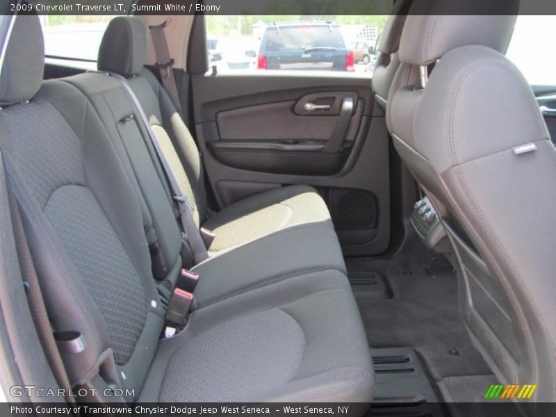 Summit White / Ebony 2009 Chevrolet Traverse LT