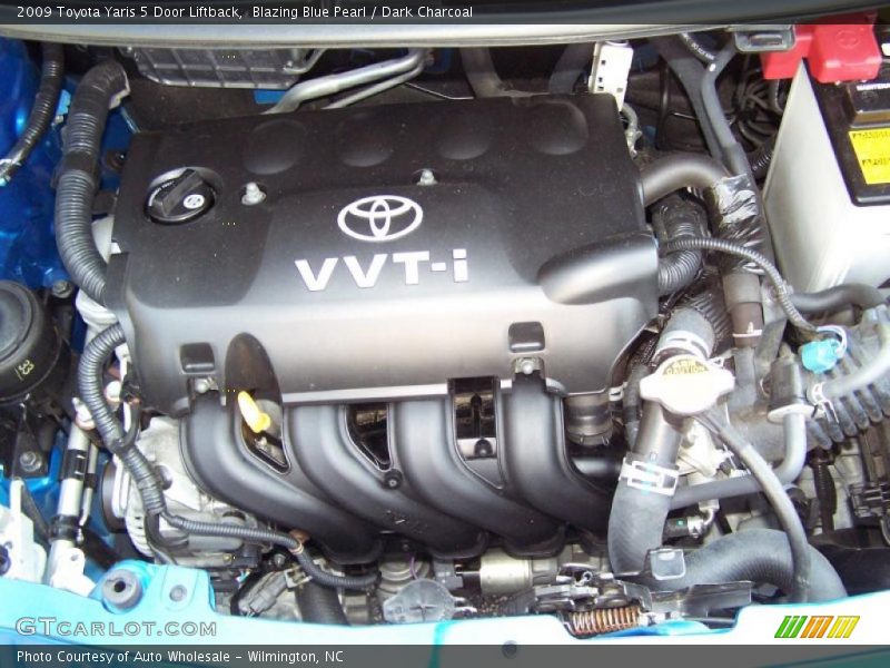 Blazing Blue Pearl / Dark Charcoal 2009 Toyota Yaris 5 Door Liftback