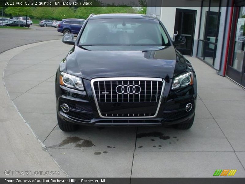 Brilliant Black / Black 2011 Audi Q5 3.2 quattro