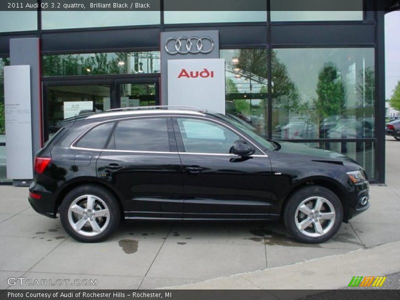 Brilliant Black / Black 2011 Audi Q5 3.2 quattro