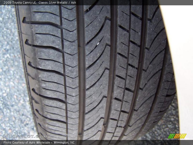 Classic Silver Metallic / Ash 2009 Toyota Camry LE