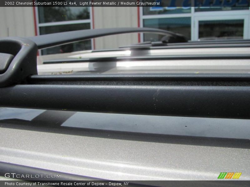 Light Pewter Metallic / Medium Gray/Neutral 2002 Chevrolet Suburban 1500 LS 4x4