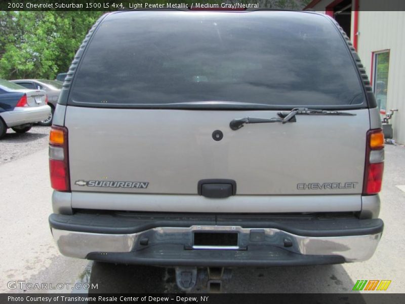 Light Pewter Metallic / Medium Gray/Neutral 2002 Chevrolet Suburban 1500 LS 4x4