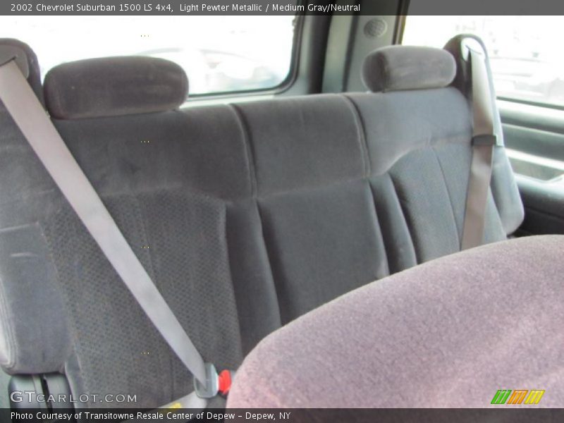 Light Pewter Metallic / Medium Gray/Neutral 2002 Chevrolet Suburban 1500 LS 4x4
